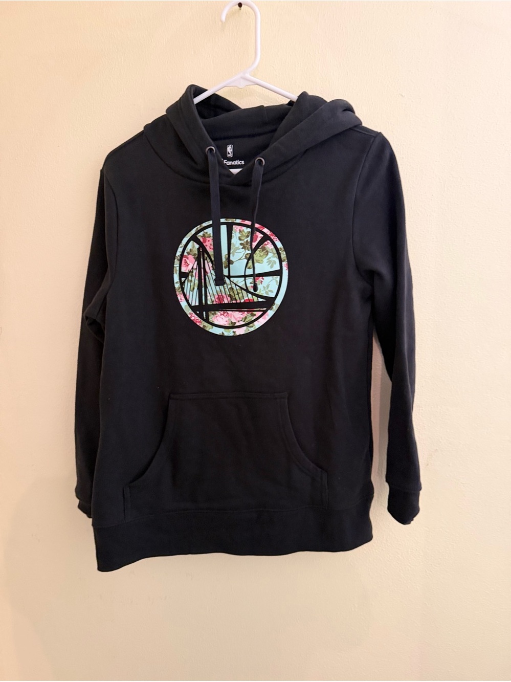 Fanatics Women’s Hoodie with Floral Team Logo